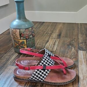 Corkys Women's‎ Red Leather And Black & White Houndstooth Thong Sandals. Size 38